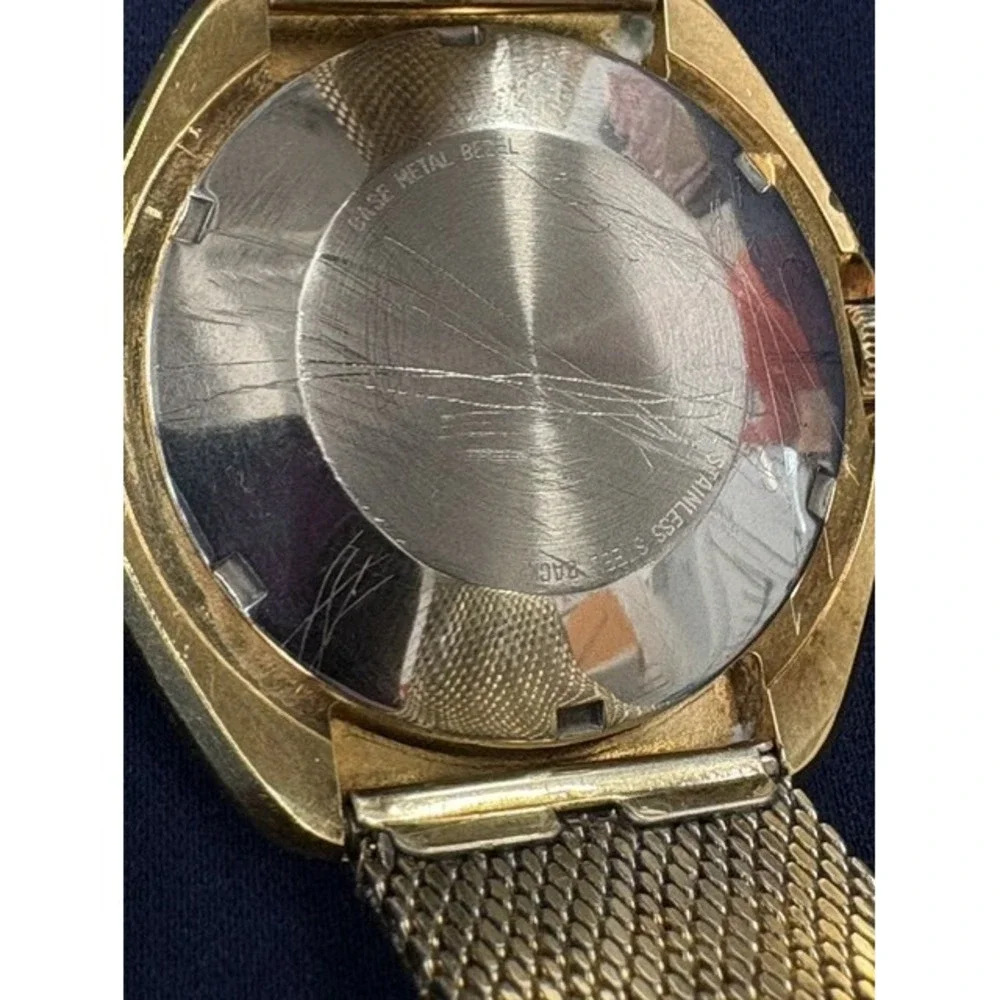 Vintage Wittnauer Automatic Gold Tone Mesh Bracelet Day Date Watch